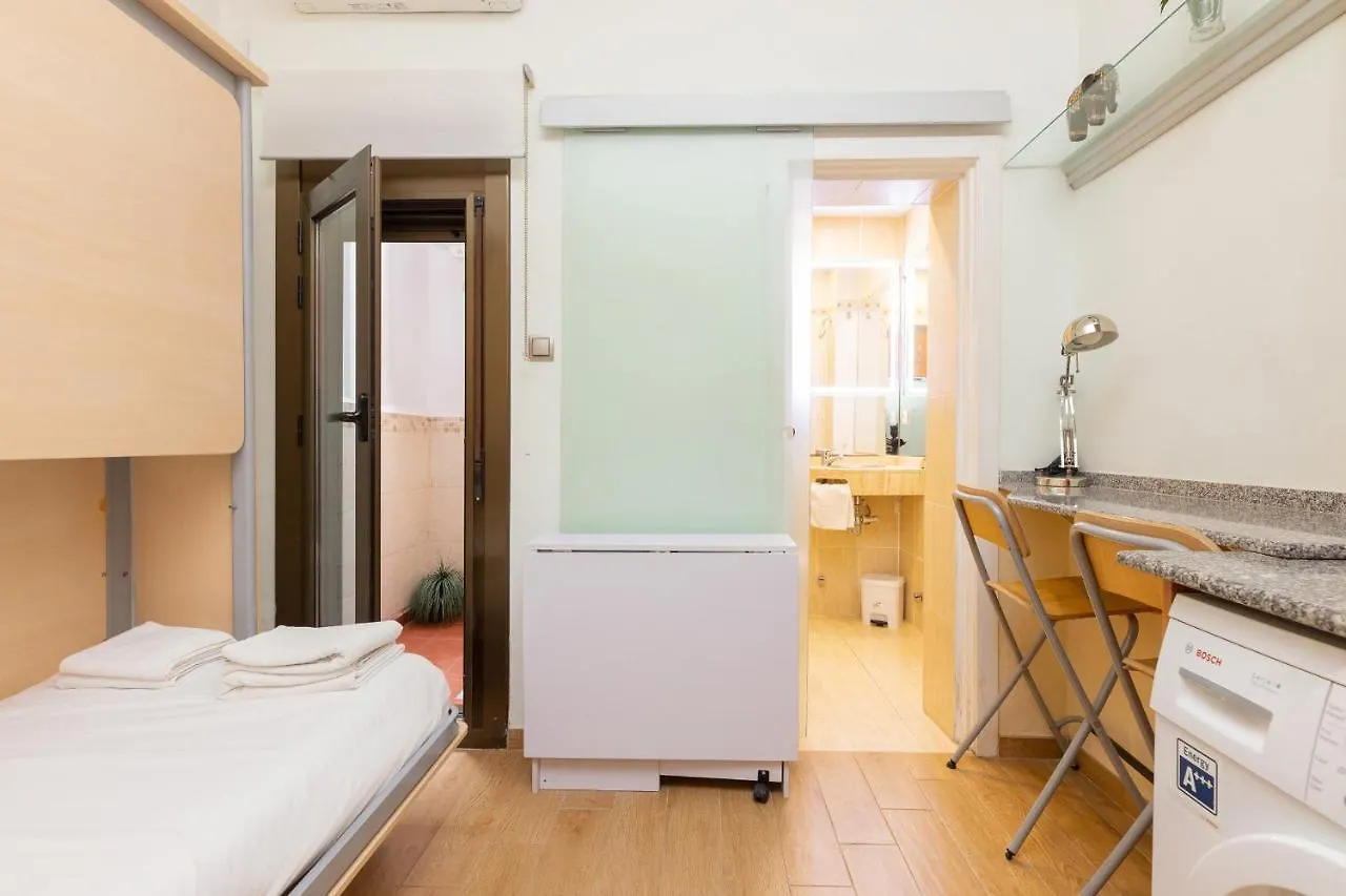 Aparteasy - Central Barcelona Studio Apartment 0*,  Spanje